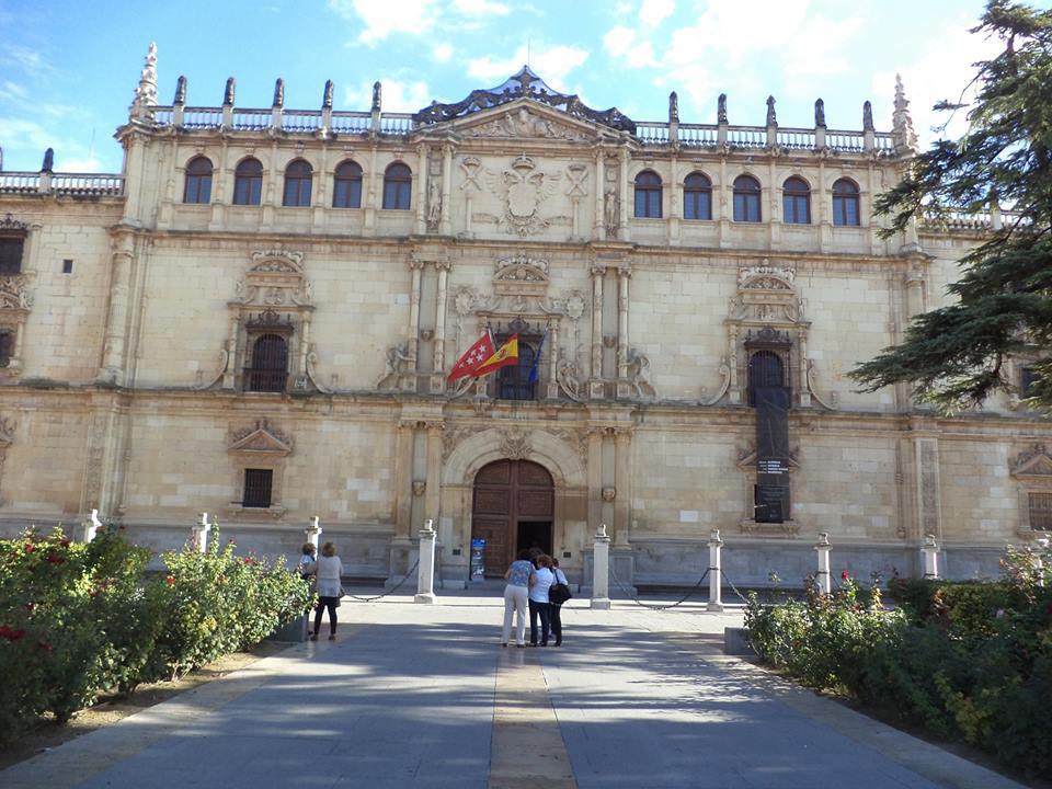 plaza de Alcala de Henares.jpg