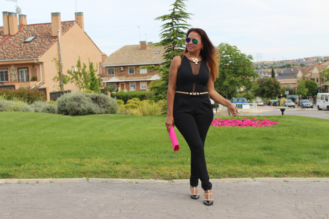 Mono negro con transparencias