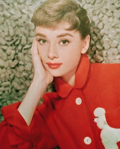 Audrey de rojo.jpg