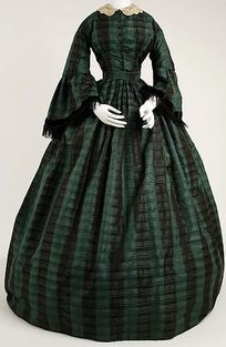 Vestido Victoriano frente.jpg