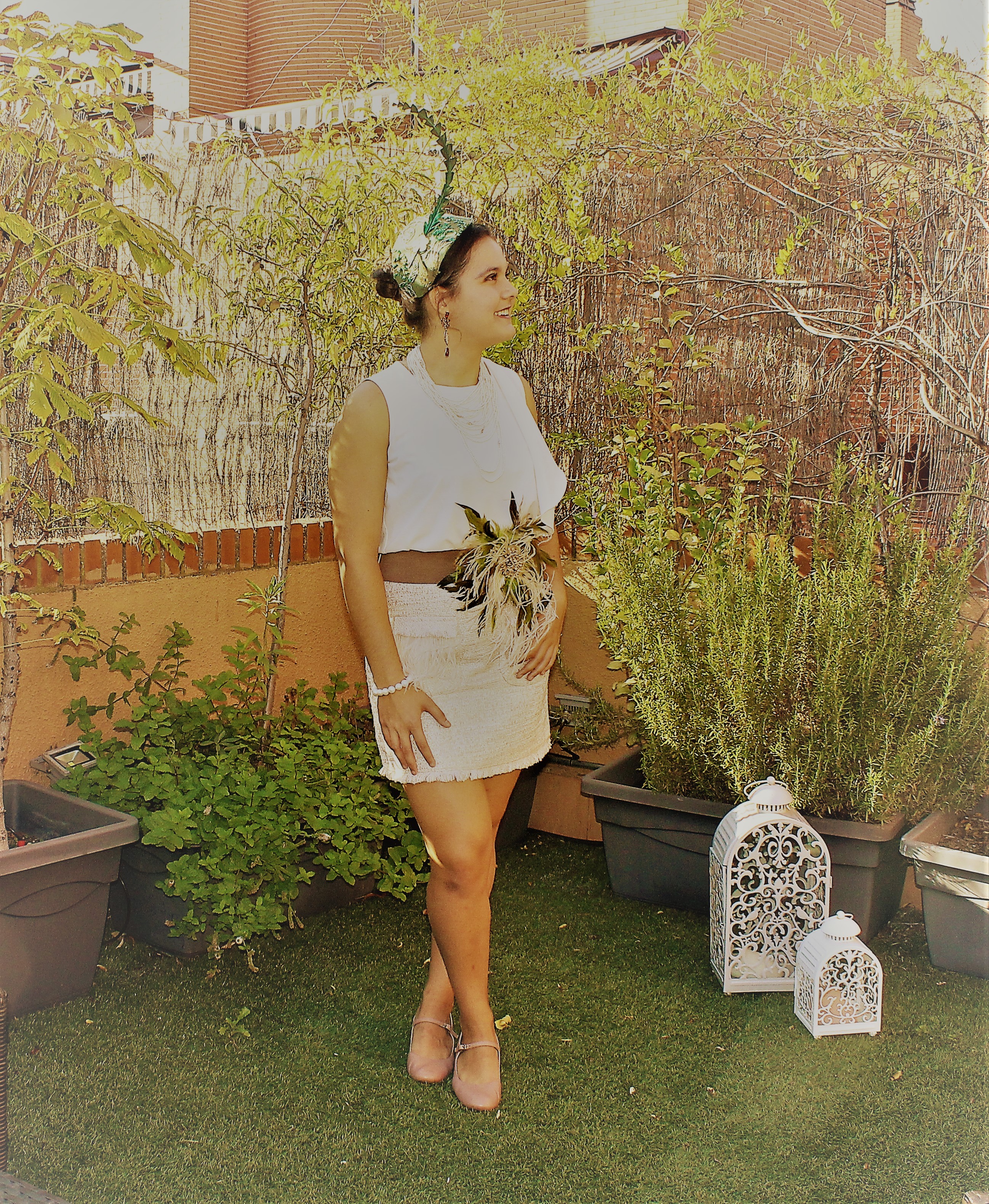 flapper con pluma en la cabeza.jpg