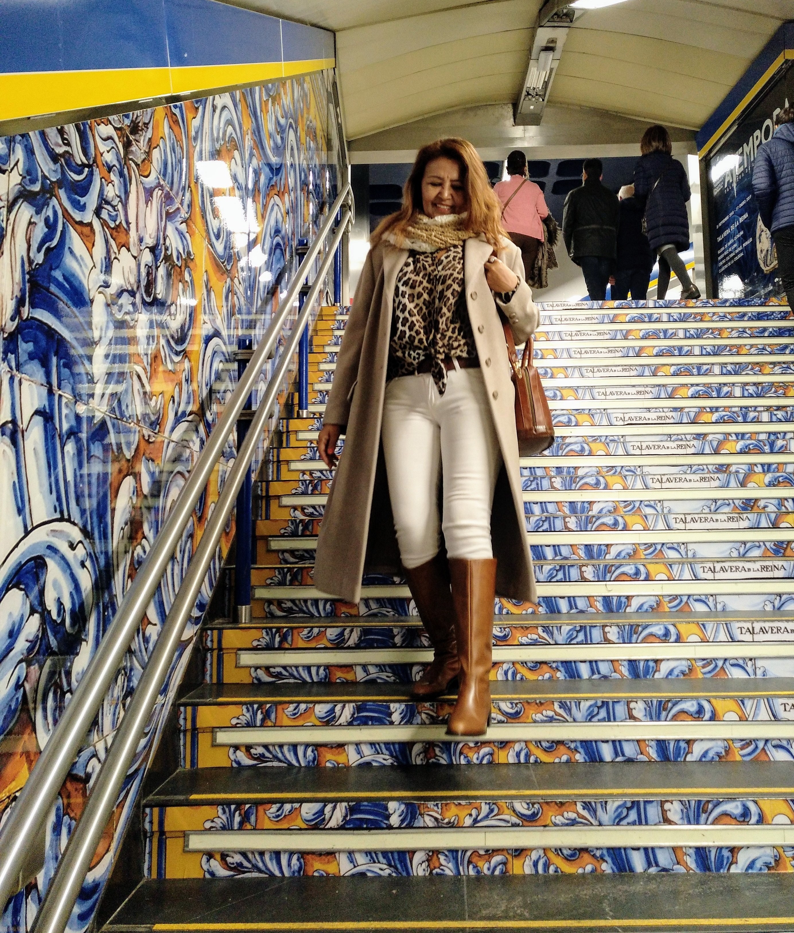 Abrigo Largo beis.jpg