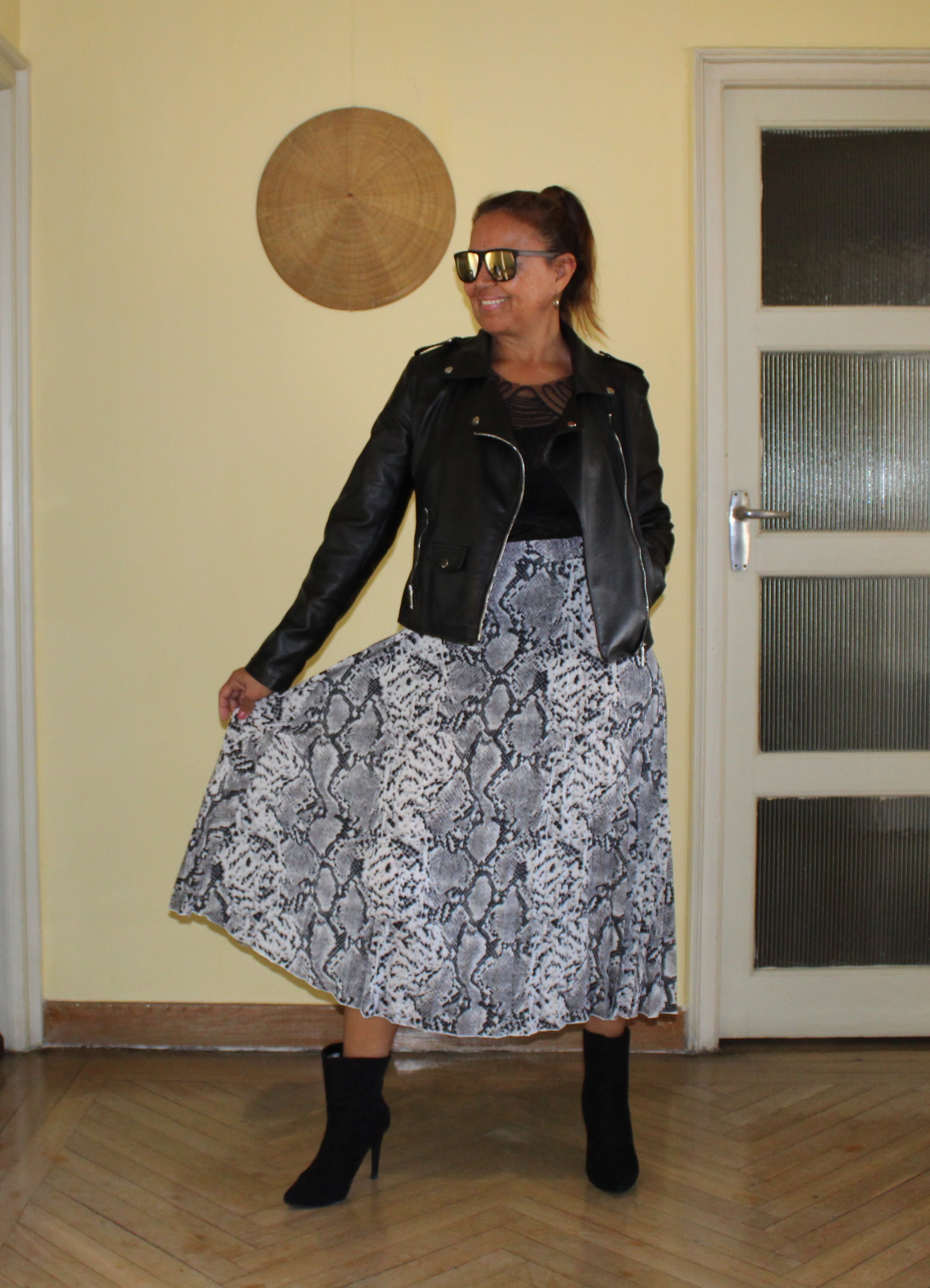 falda midi gris animal print