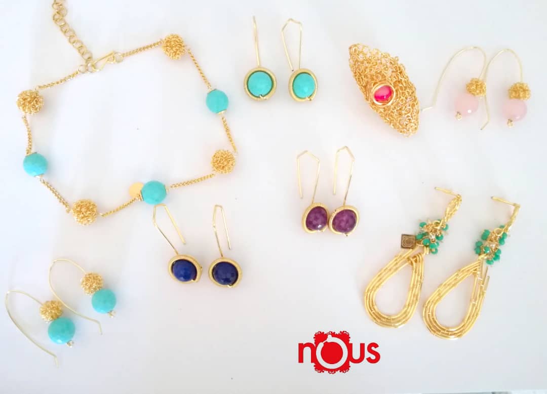 Complementos de la marca Nous.