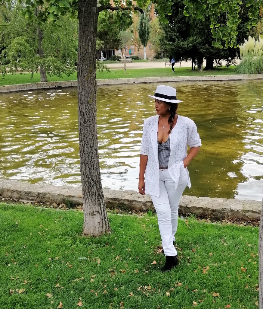 Outfit veraniego, total look blanco.