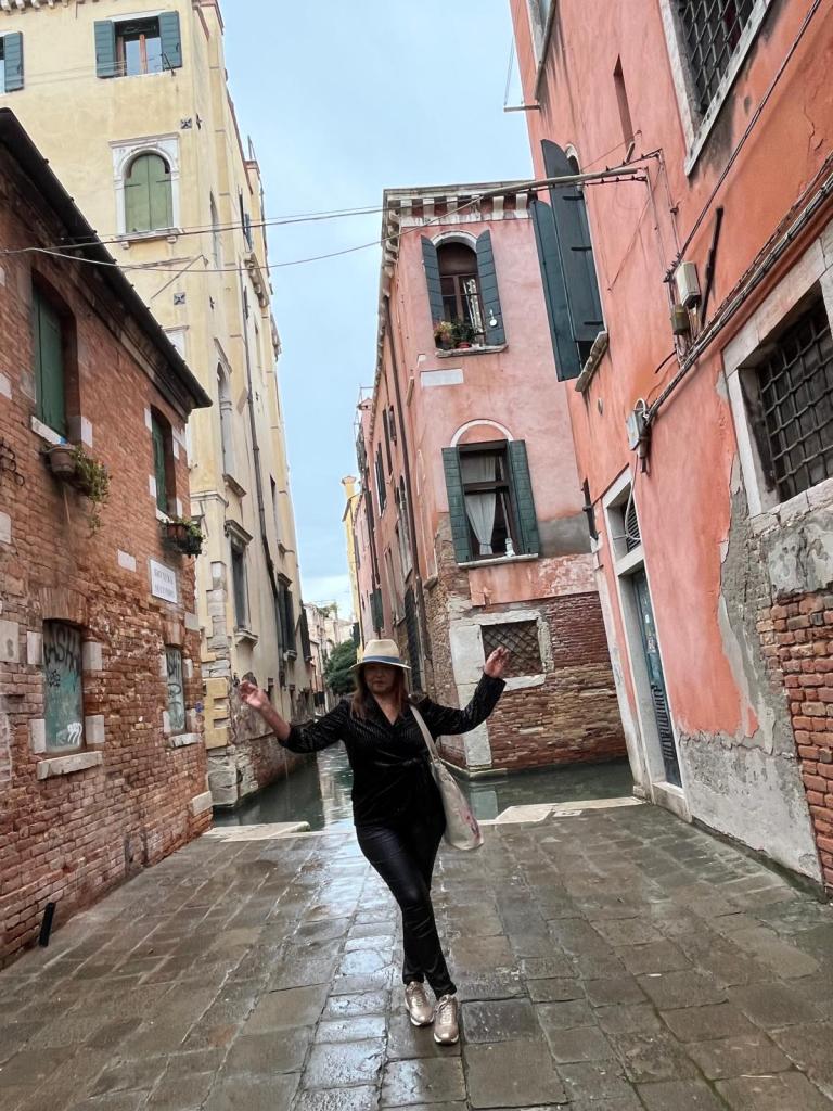 PANATALON DE CUERO NEGRO